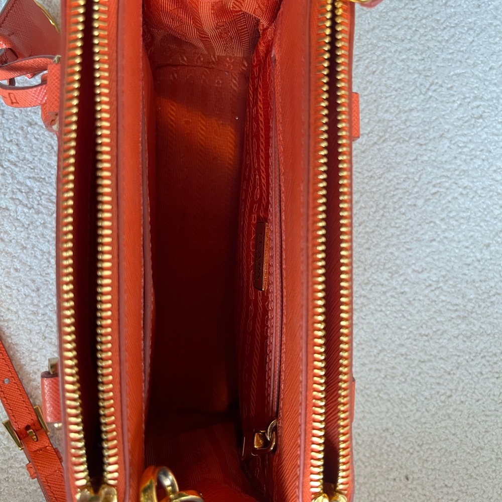 Prada Galleria Saffiano leather mini-bag - Picture 2 of 6